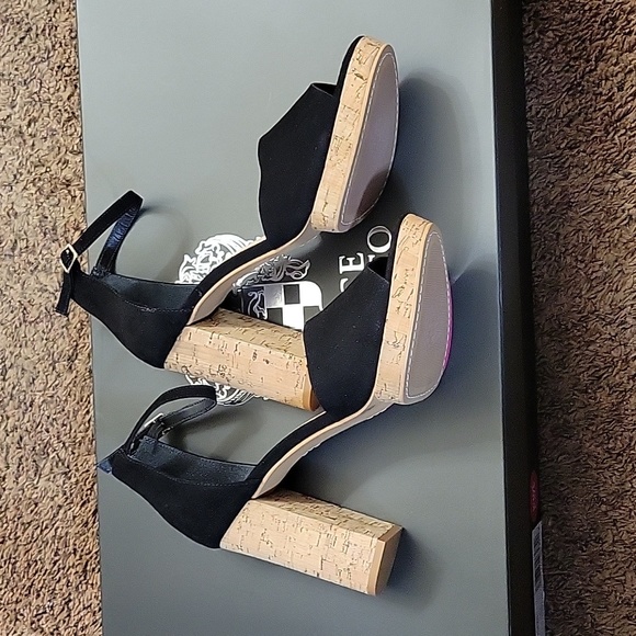 Vince Camuto Black Suede Ciestie Cork Platform Ankle Strap Peep-Toe Sand… - Picture 9 of 15